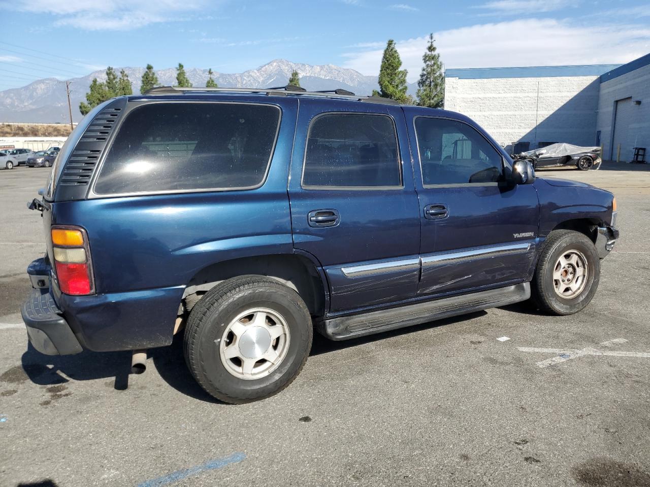2004 GMC Yukon - Image 3