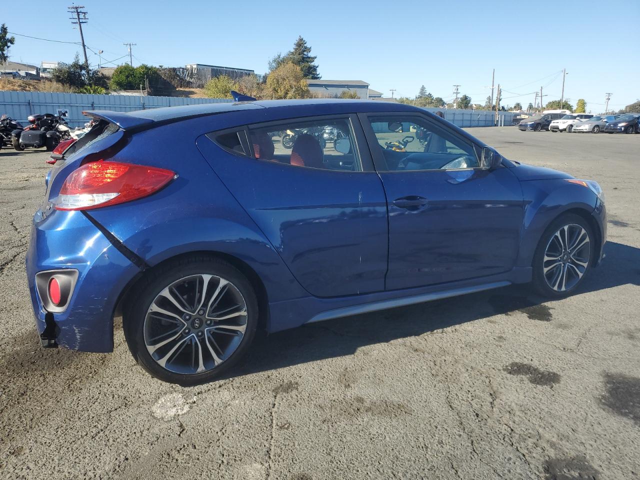 2017 Hyundai Veloster - Image 3