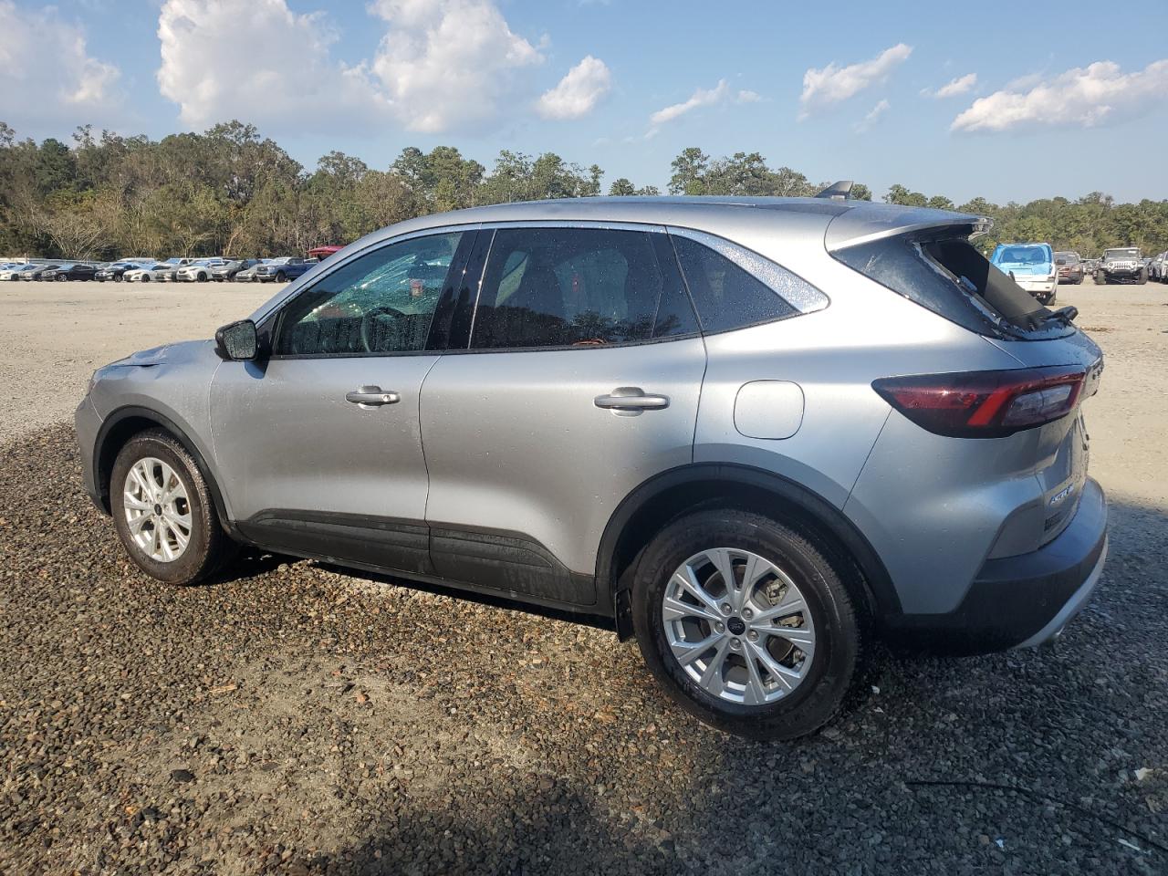 2023 Ford Escape - Image 2