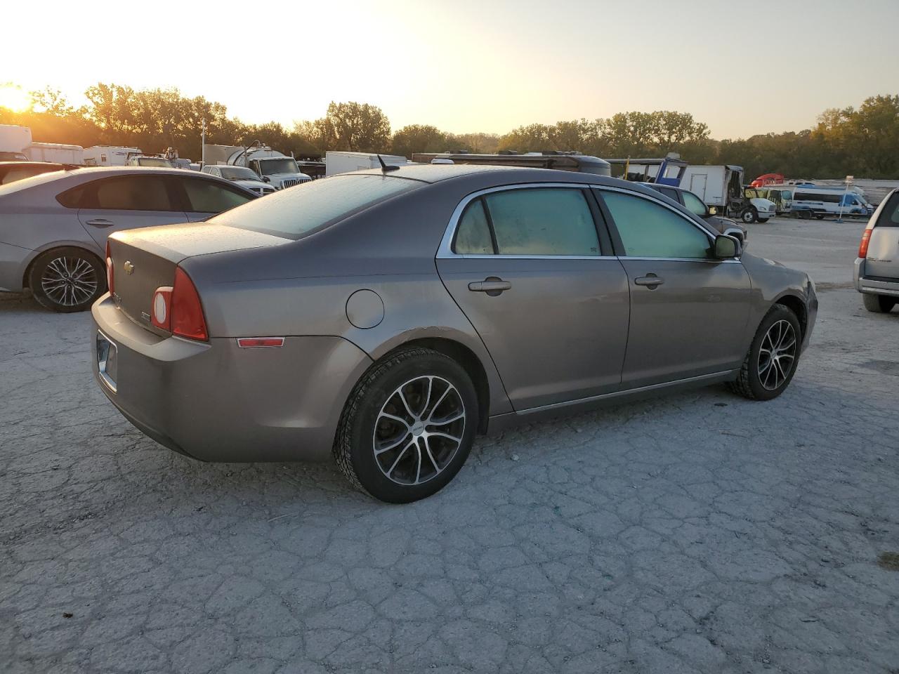 2010 Chevrolet Malibu - Image 3