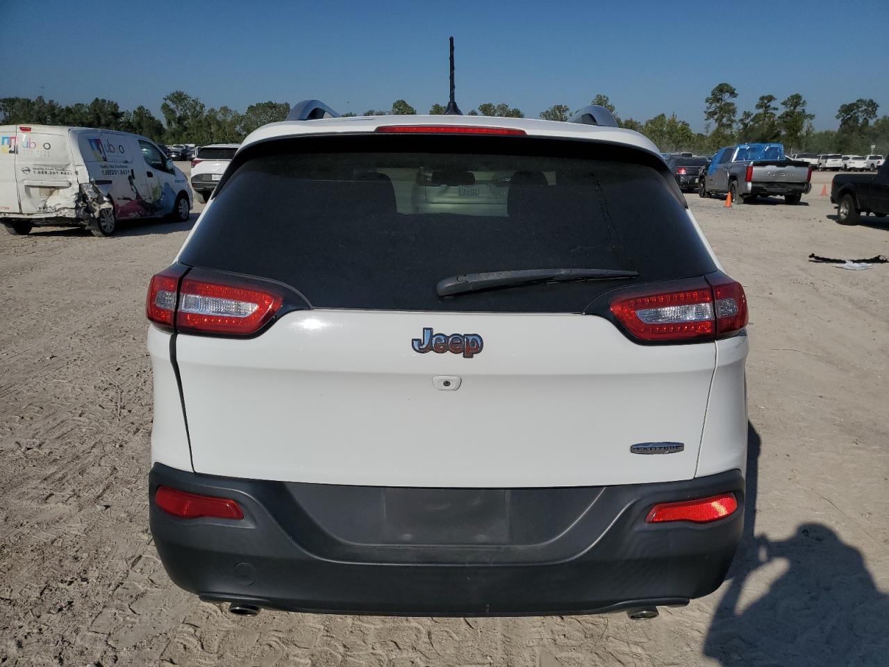 2014 Jeep Cherokee Latitude VIN: 1C4PJLCS8EW267014 Lot: 73503274