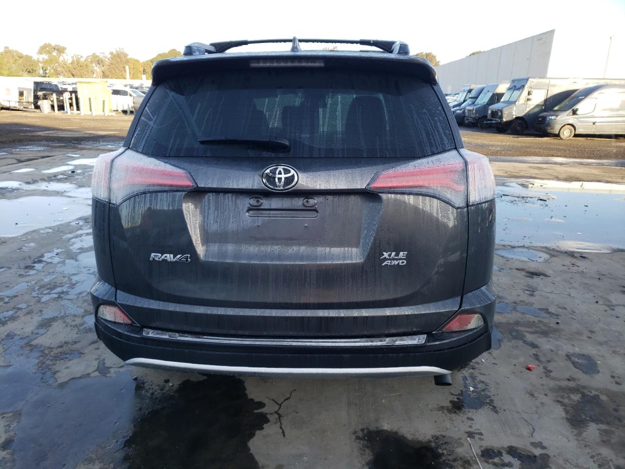 2017 Toyota Rav4 Xle VIN: JTMRFREV1HD215874 Lot: 78748994