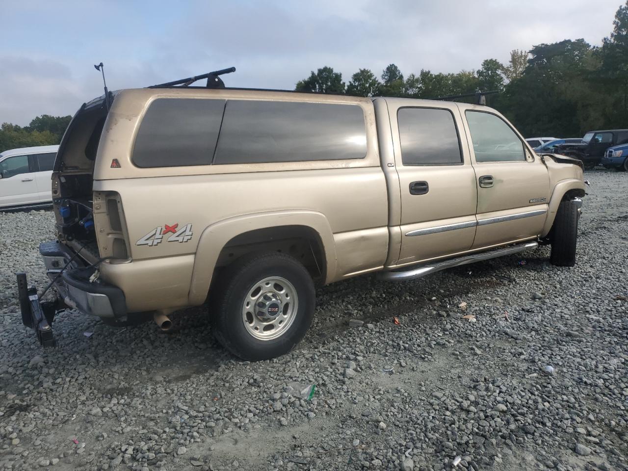 2004 GMC Sierra - Image 3