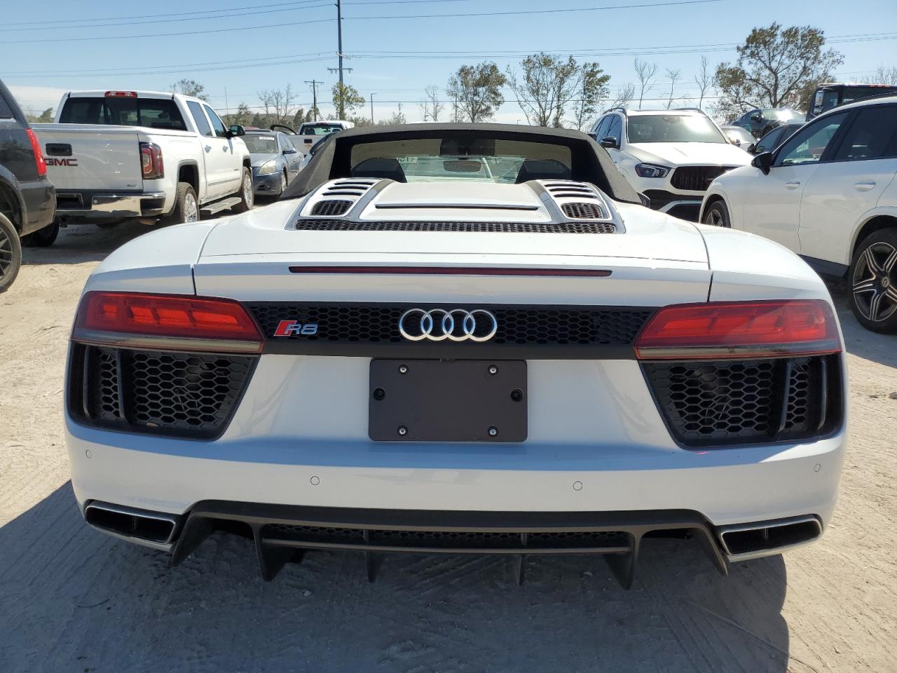 2018 Audi R8 Spyder VIN: WUAVACFX1J7900121 Lot: 75092964