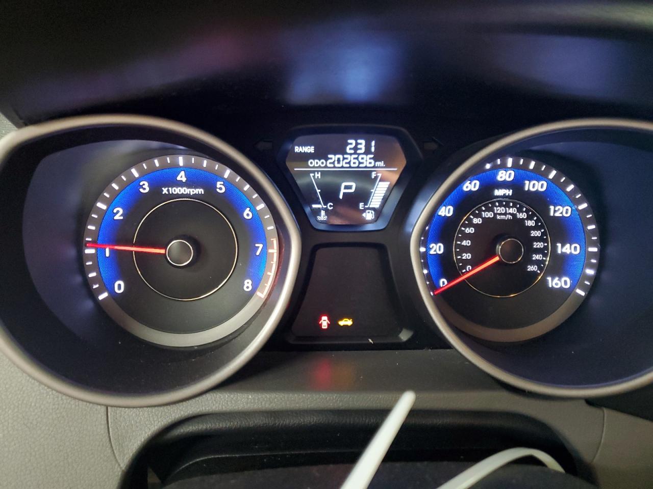 2012 Hyundai Elantra - Image 9
