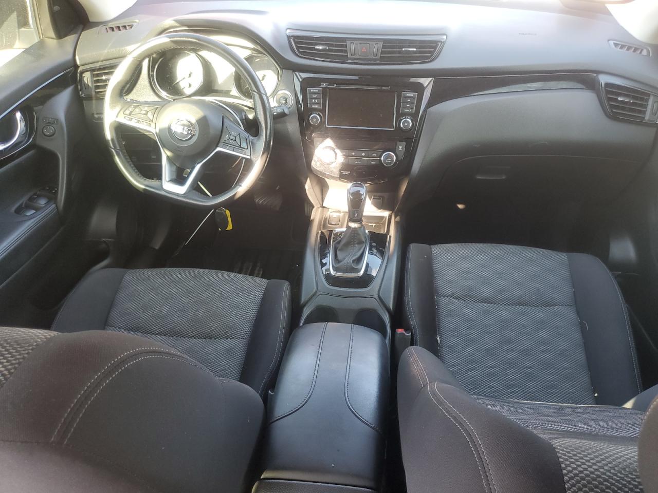 2019 Nissan Rogue - Image 8
