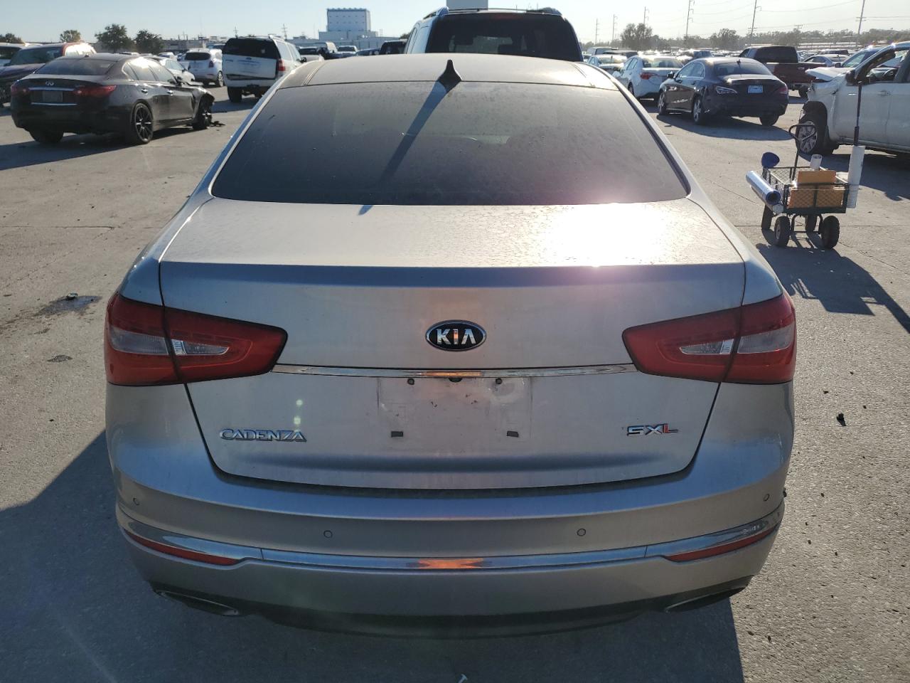 2015 Kia Cadenza Premium VIN: KNALN4D70F5170753 Lot: 77714704