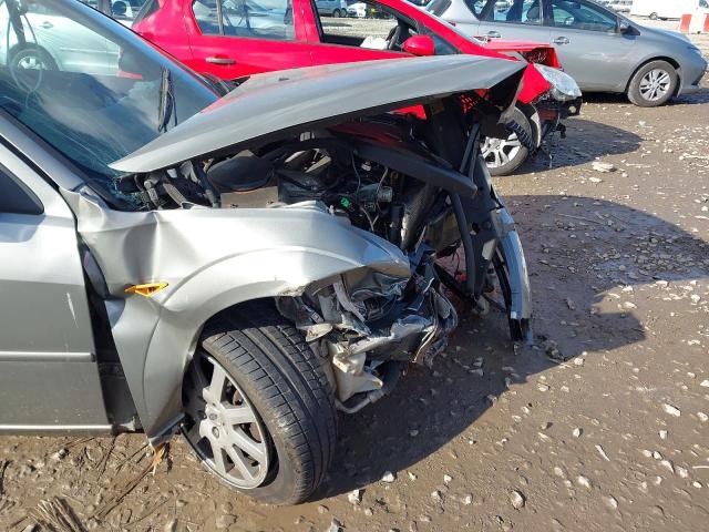 2001 FORD MONDEO 2.0 ZETEC 5DR AUTO