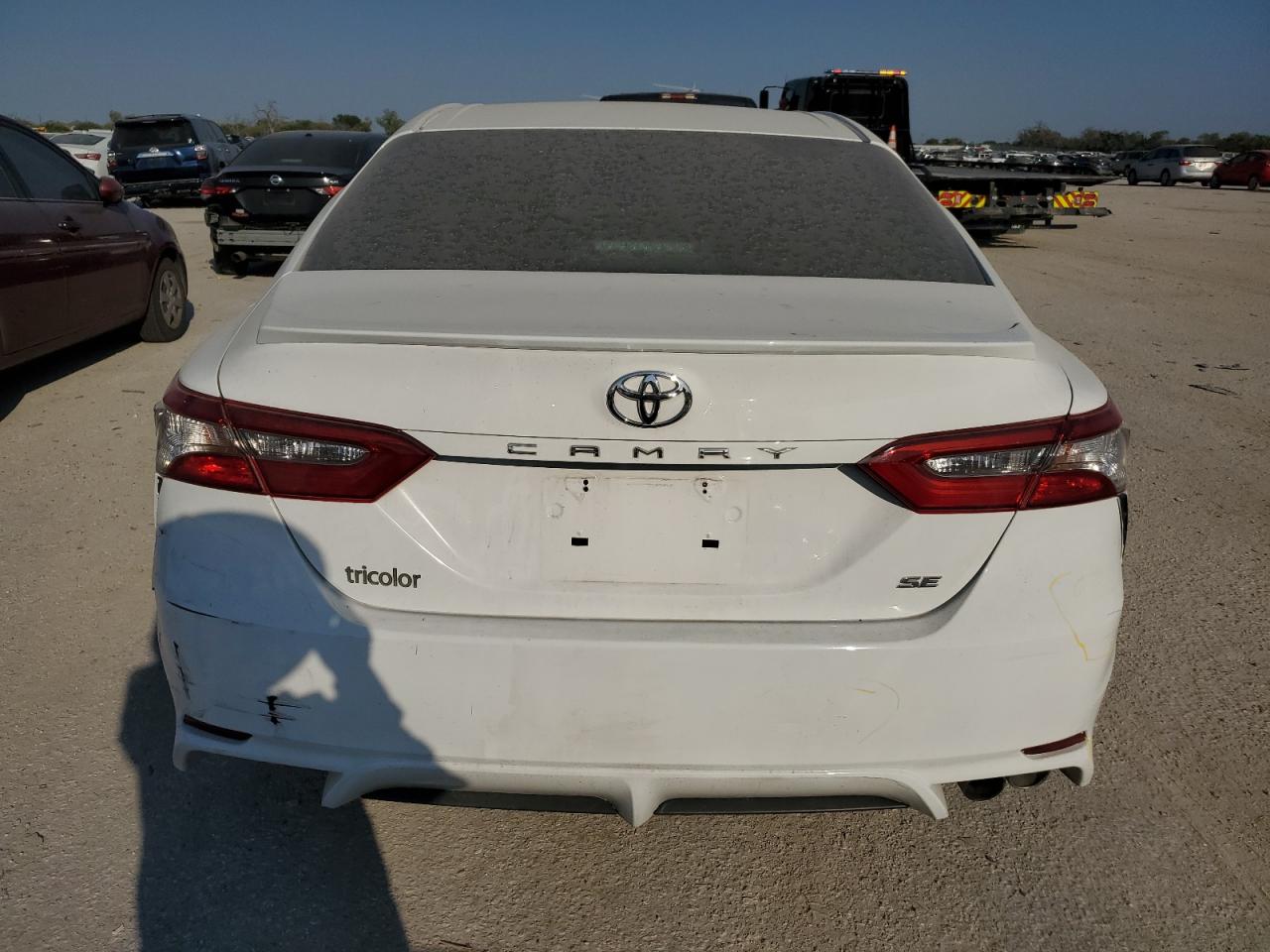 4T1B11HK9JU574569 2018 Toyota Camry L