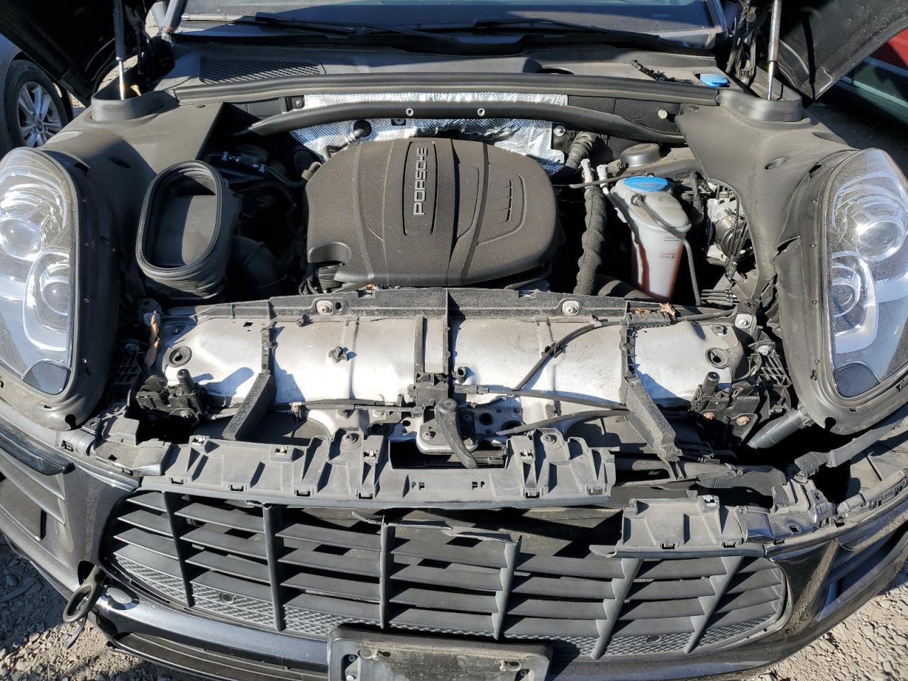 2017 Porsche Macan - Image 12