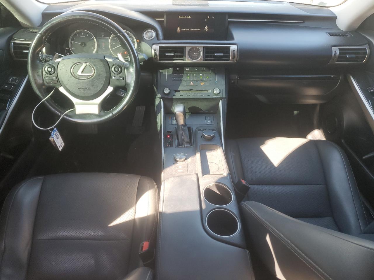 2016 Lexus IS - Image 8