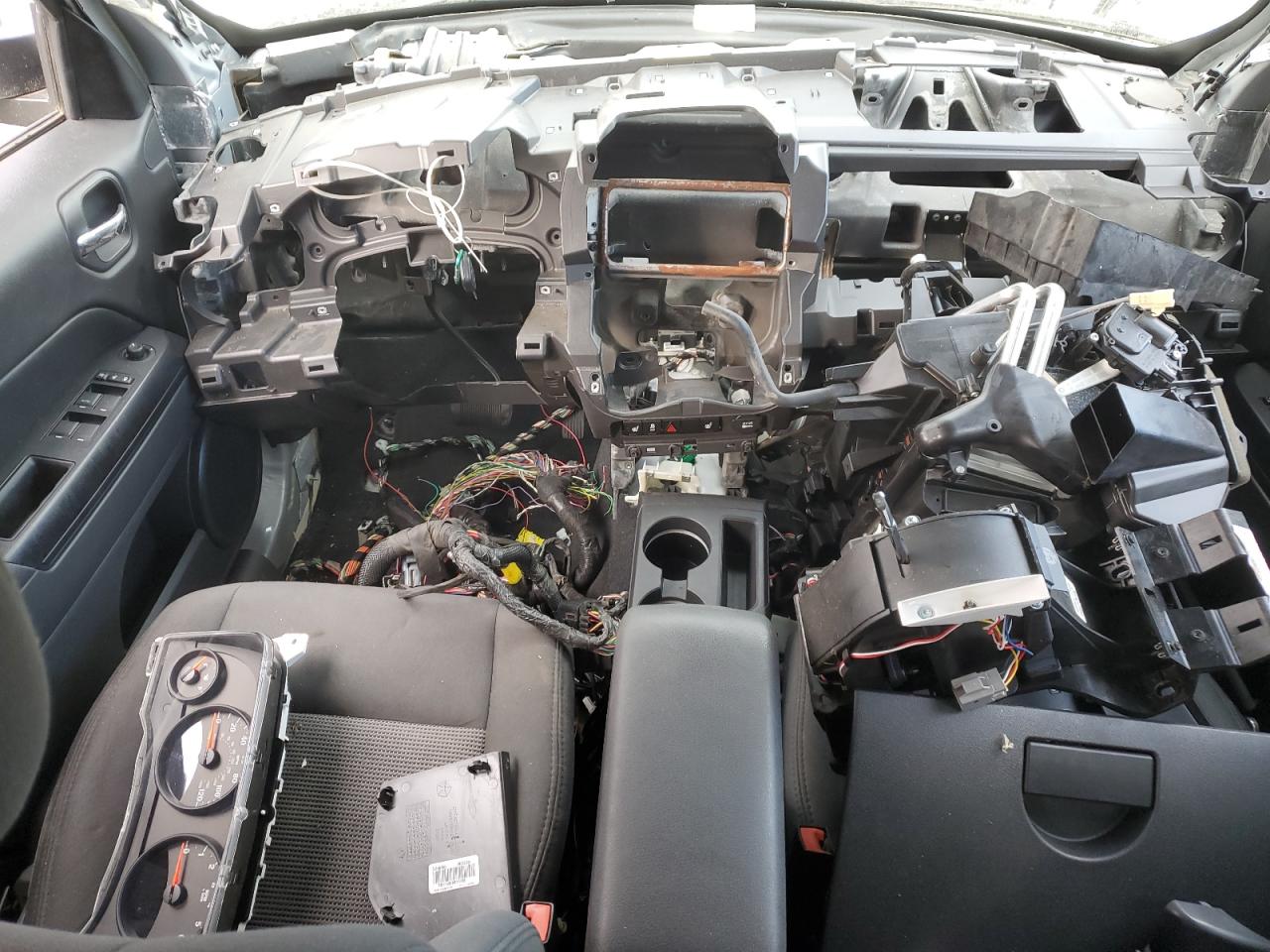 2011 Jeep Liberty (Patriot) - Image 8