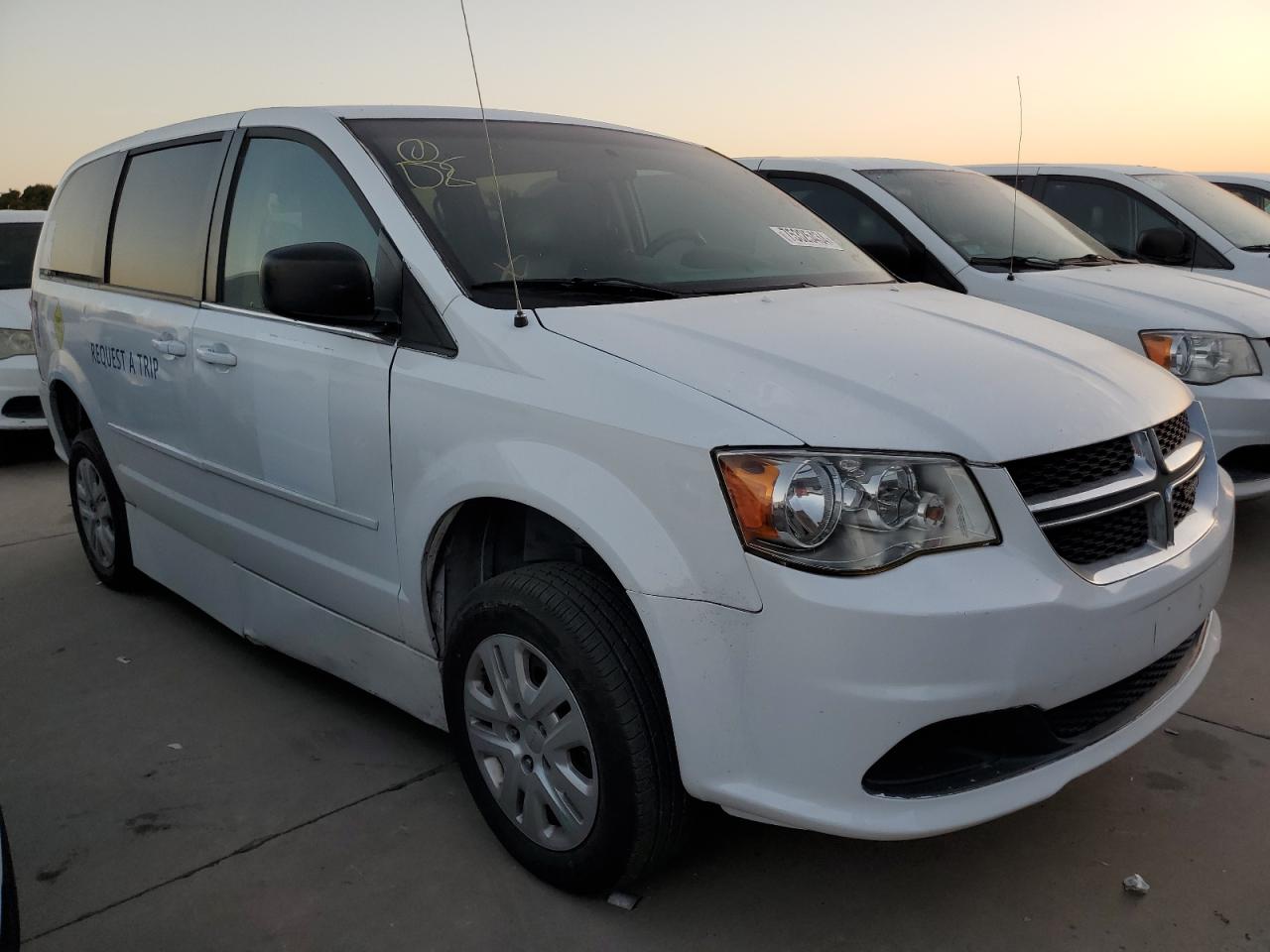2017 Dodge Caravan - Image 4
