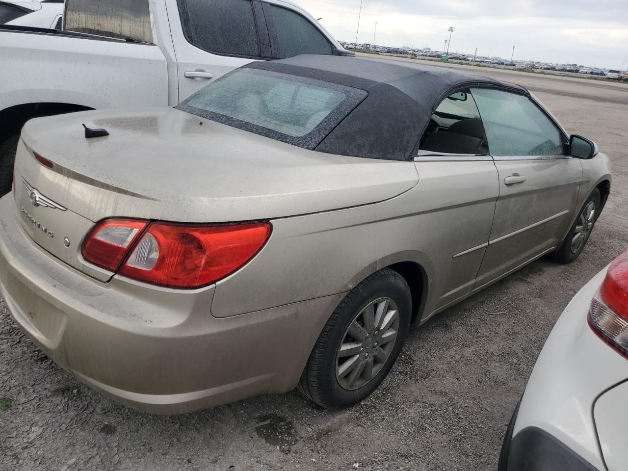 2008 Chrysler Sebring - Image 3