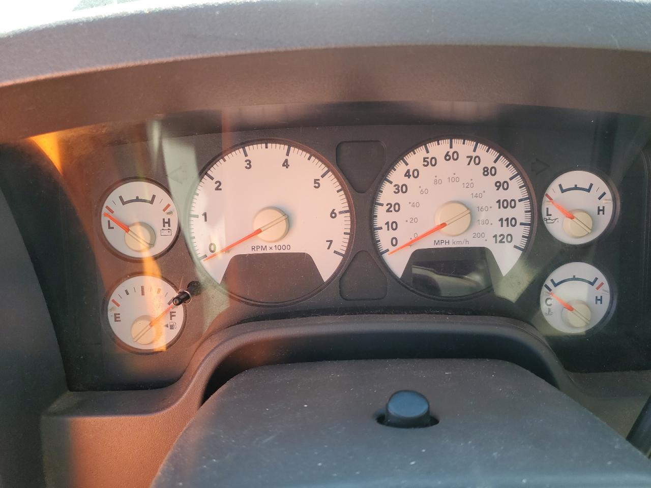 2006 Dodge RAM - Image 9