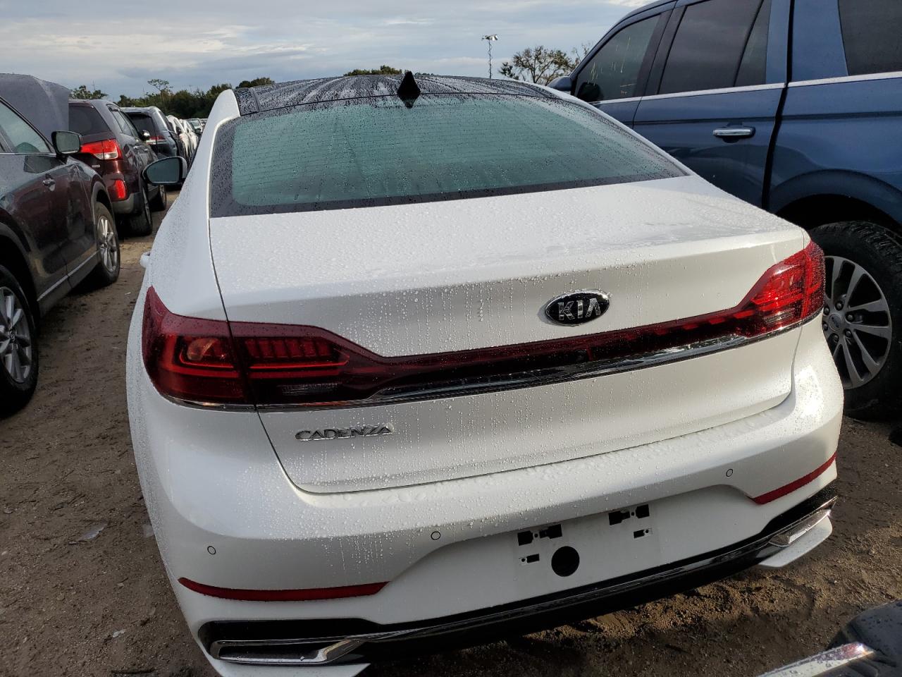 KNALC4J16L5237891 2020 Kia Cadenza Technology