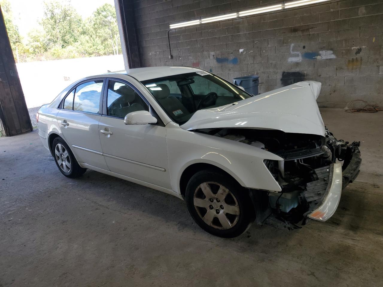 2010 Hyundai Sonata - Image 4
