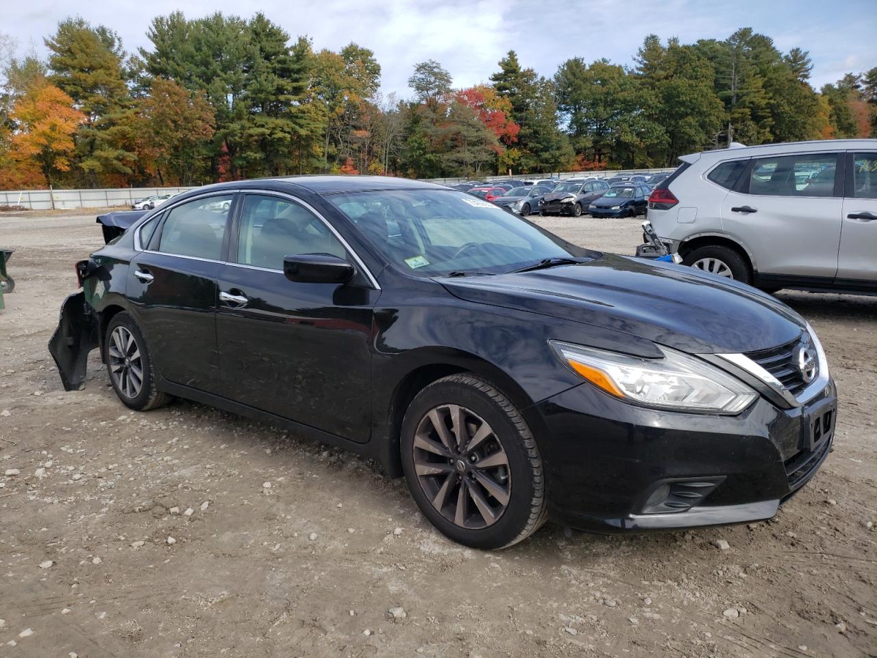 2017 Nissan Altima - Image 4