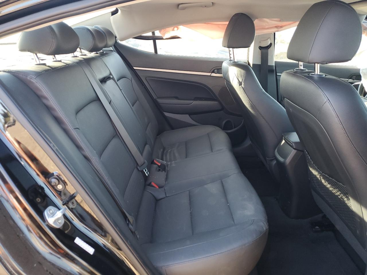 2018 Hyundai Elantra - Image 10