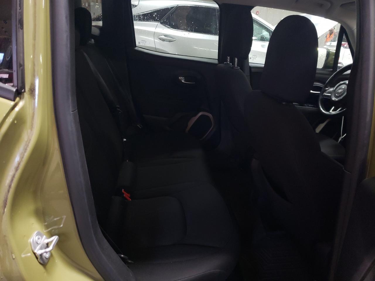 2015 Jeep Renegade - Image 10