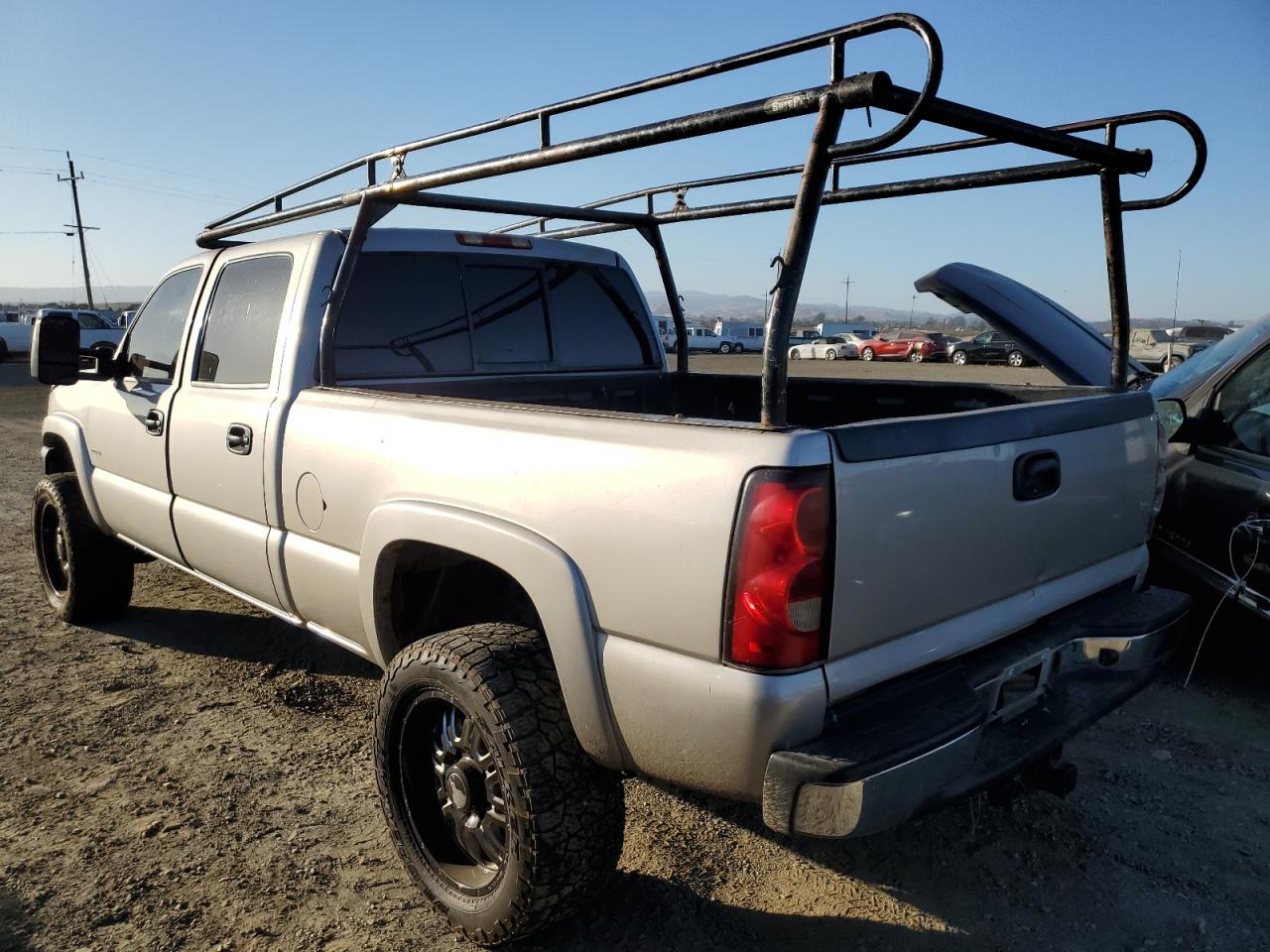 2005 Chevrolet Silverado - Image 2