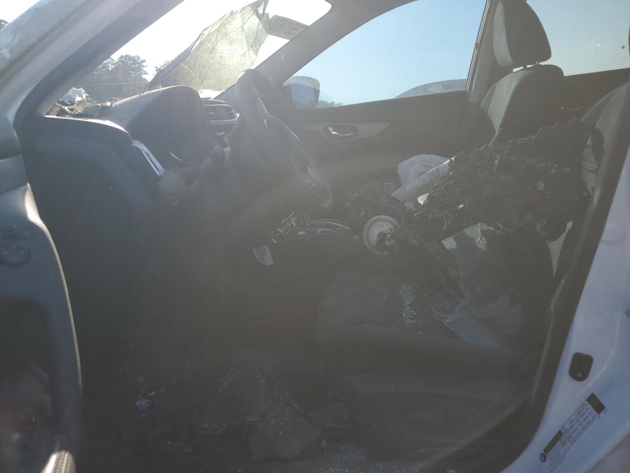 2016 Nissan Rogue - Image 7