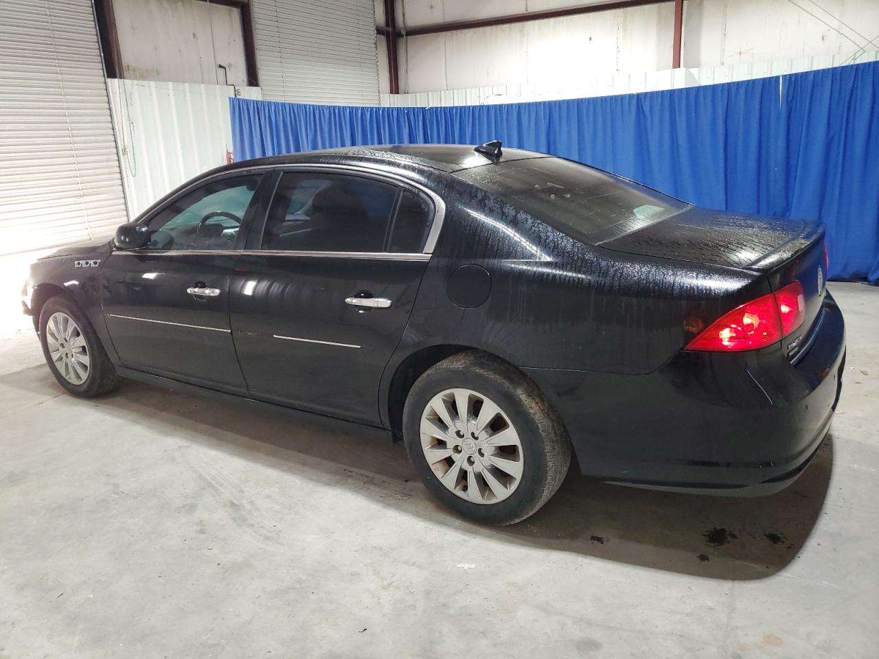 2010 Buick Lucerne - Image 2