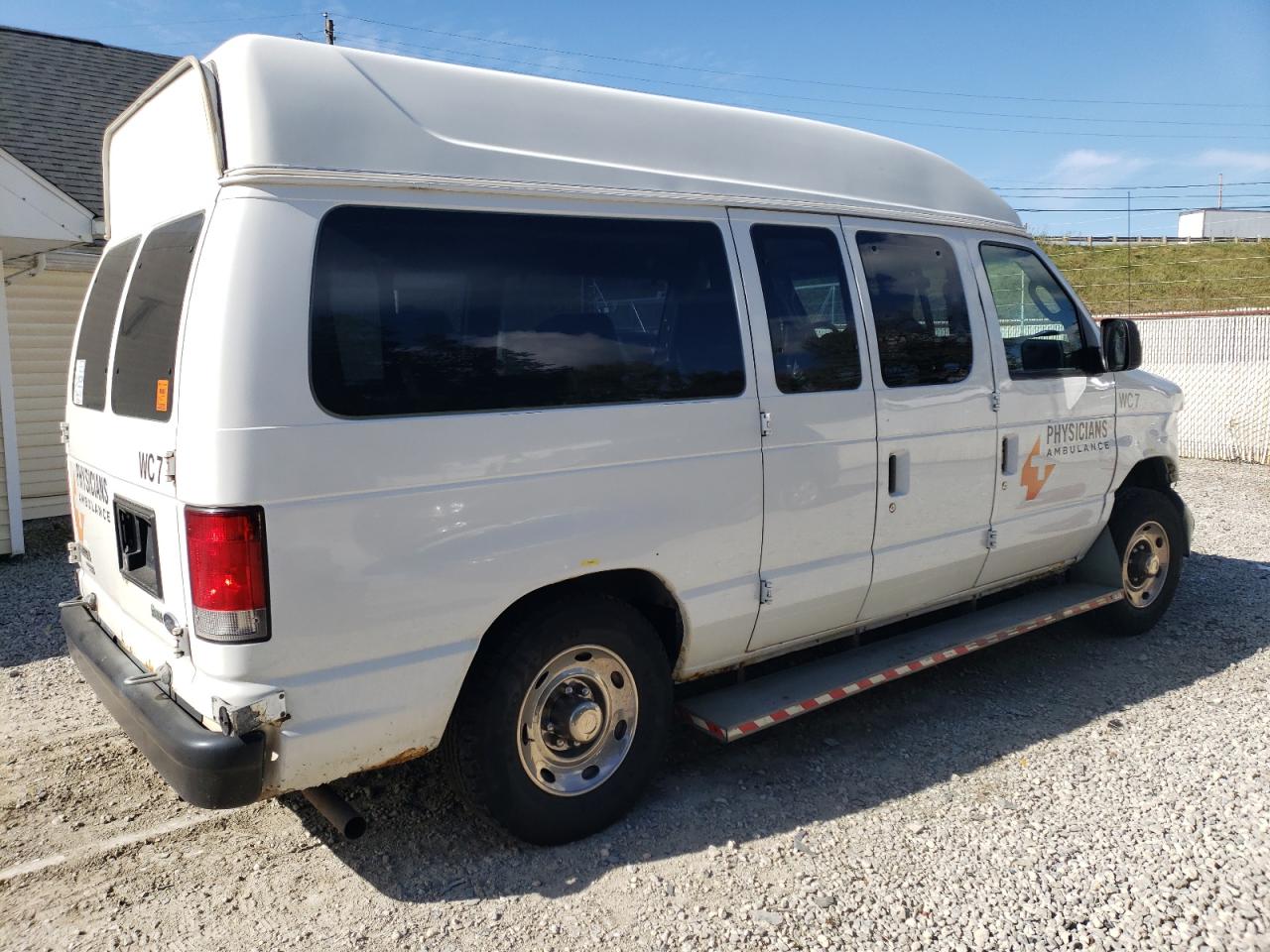 2013 Ford Econoline - Image 3