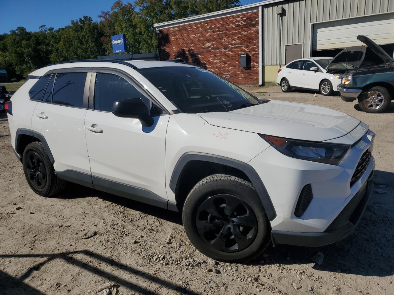 JTMH1RFV0KJ007924 2019 Toyota Rav4 Le