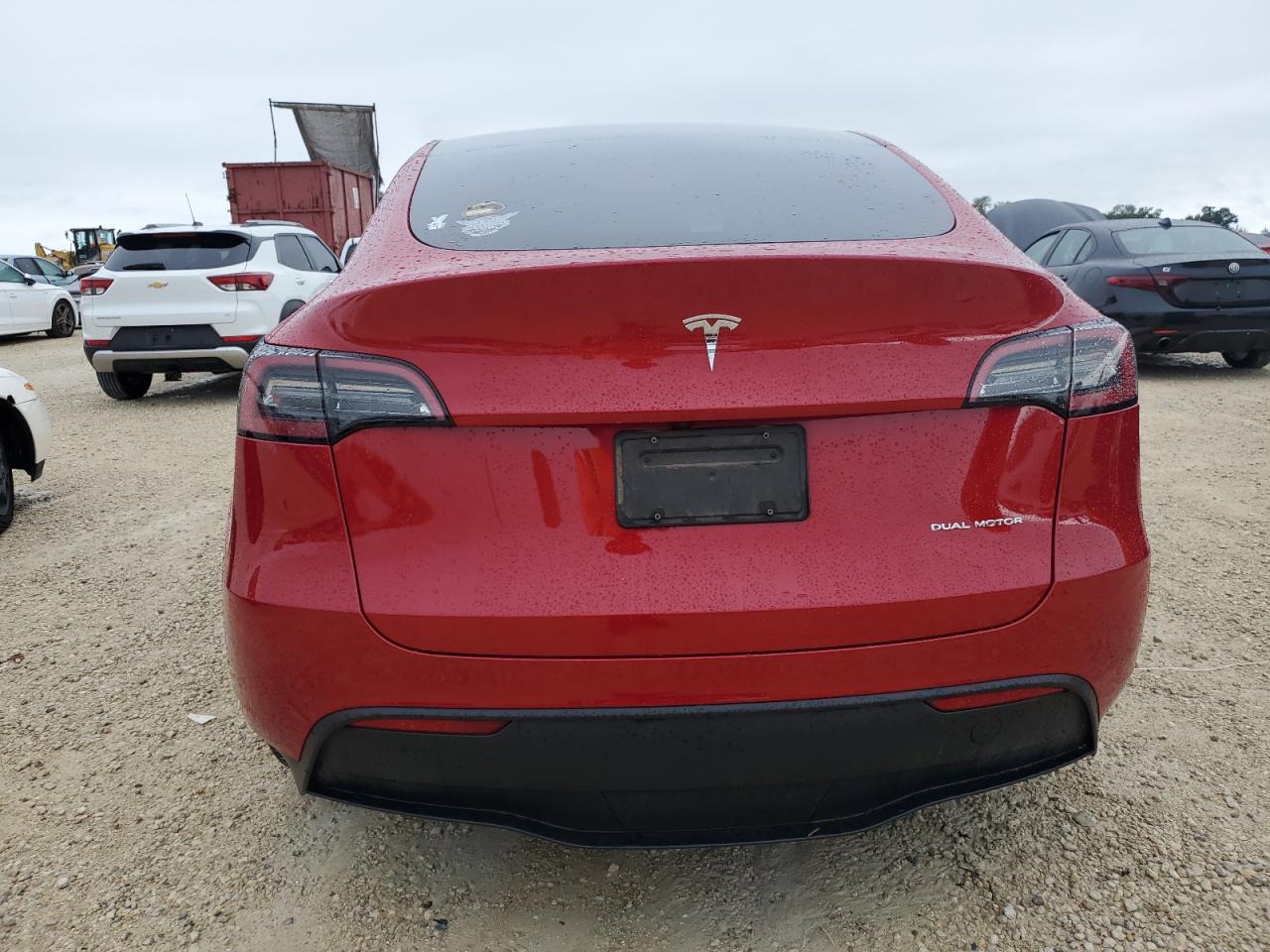 7SAYGAEE7PF827288 2023 Tesla Model Y