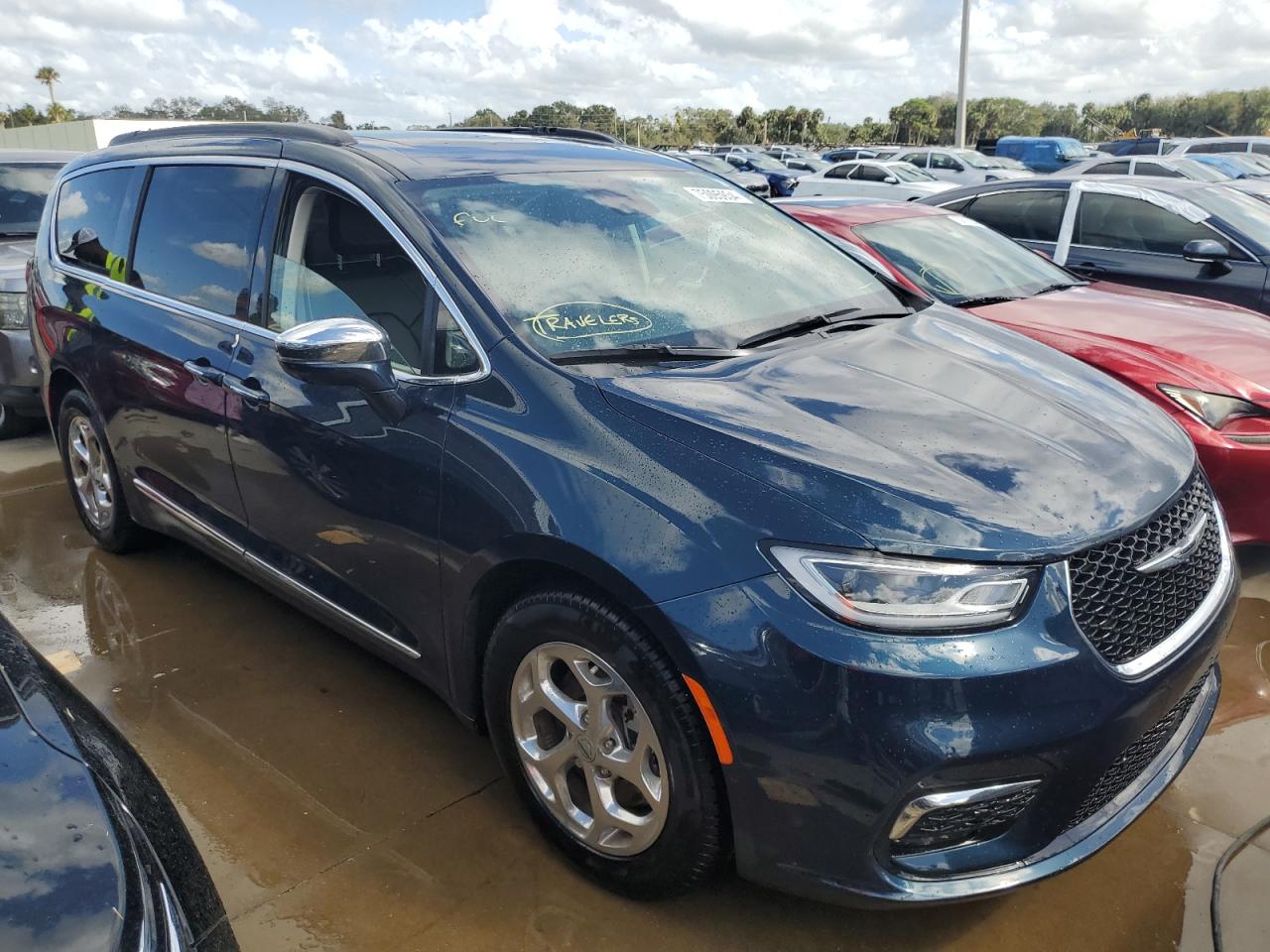 2022 Chrysler Pacifica - Image 4