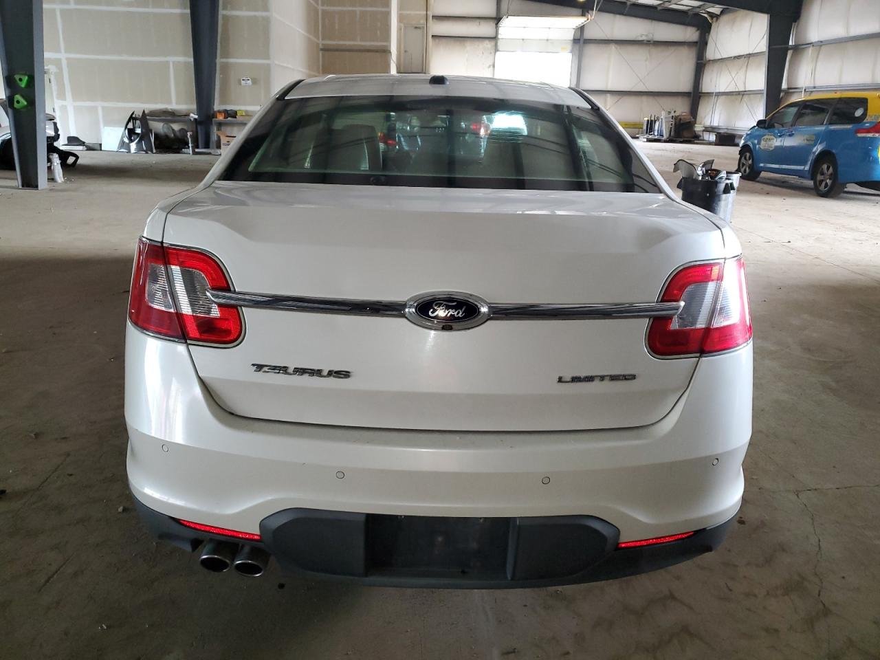 2011 Ford Taurus Limited VIN: 1FAHP2FWXBG111581 Lot: 75390404