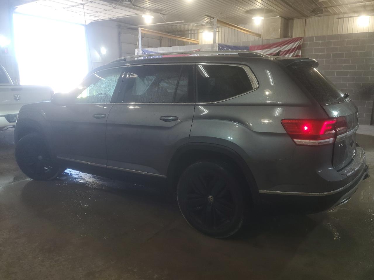 2019 Volkswagen Atlas - Image 2