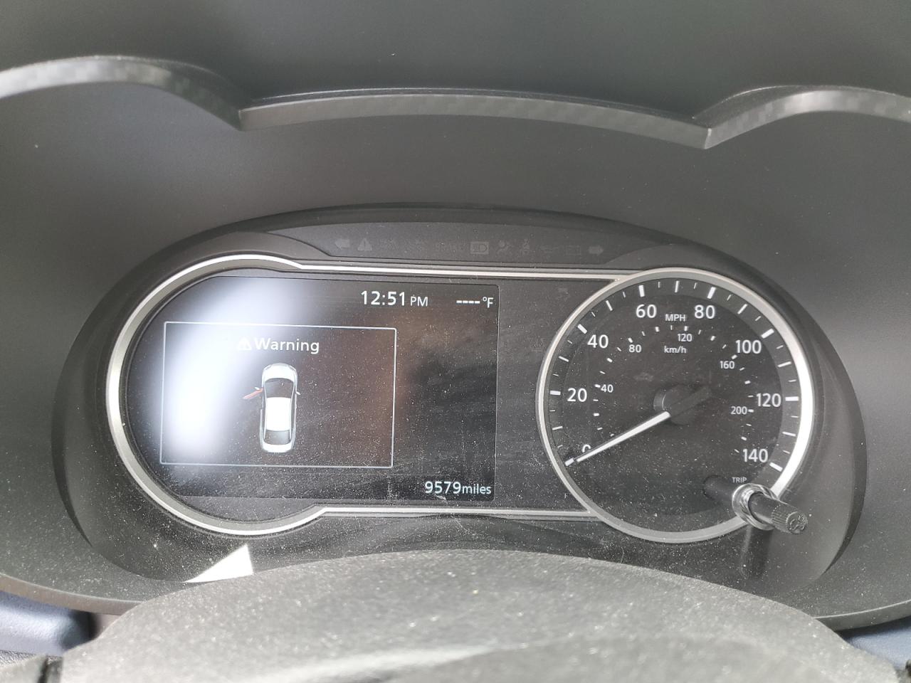 2024 Nissan Versa - Image 9