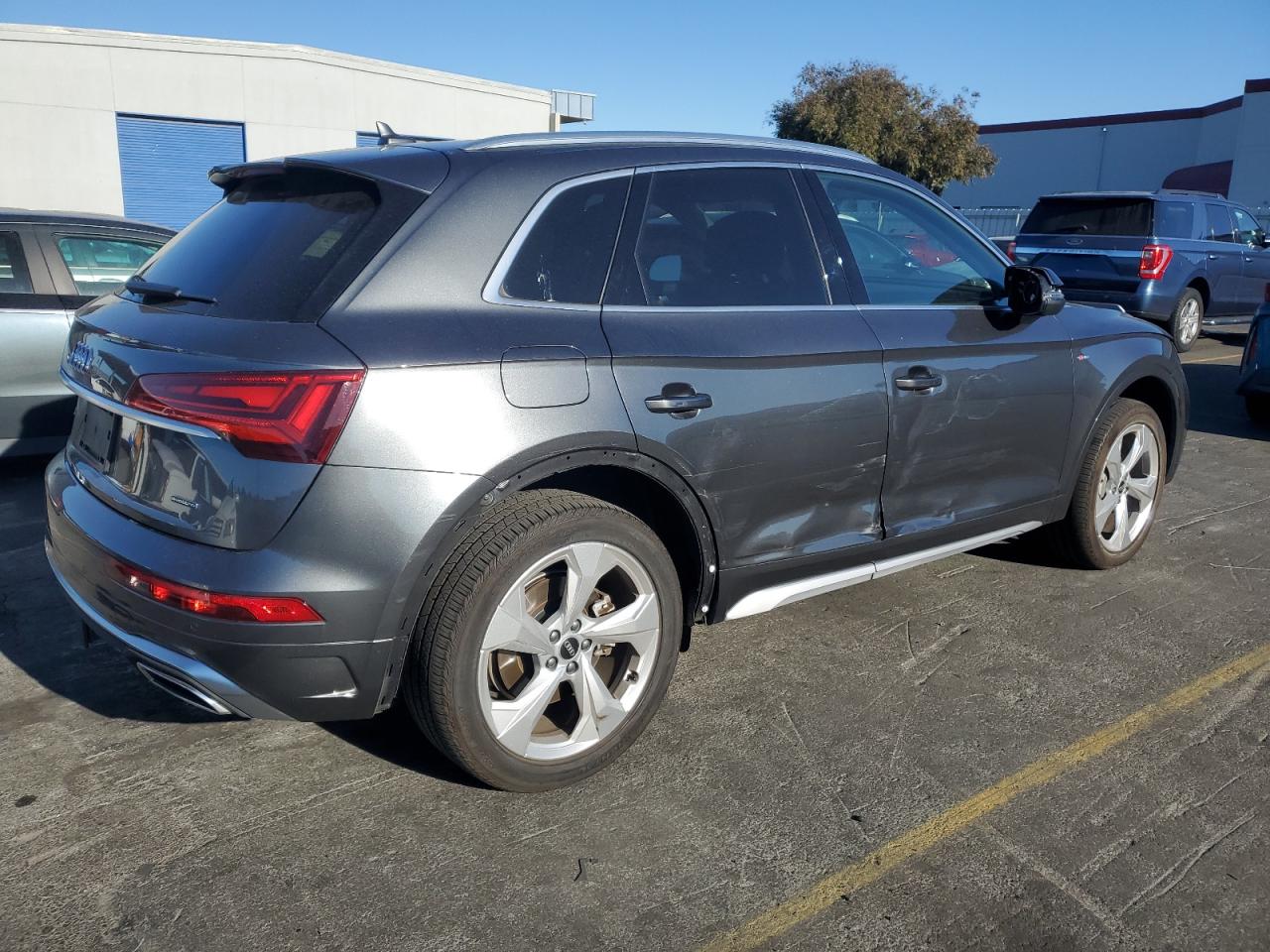 VIN WA1EAAFY6P2071220 2023 AUDI Q5 no.3