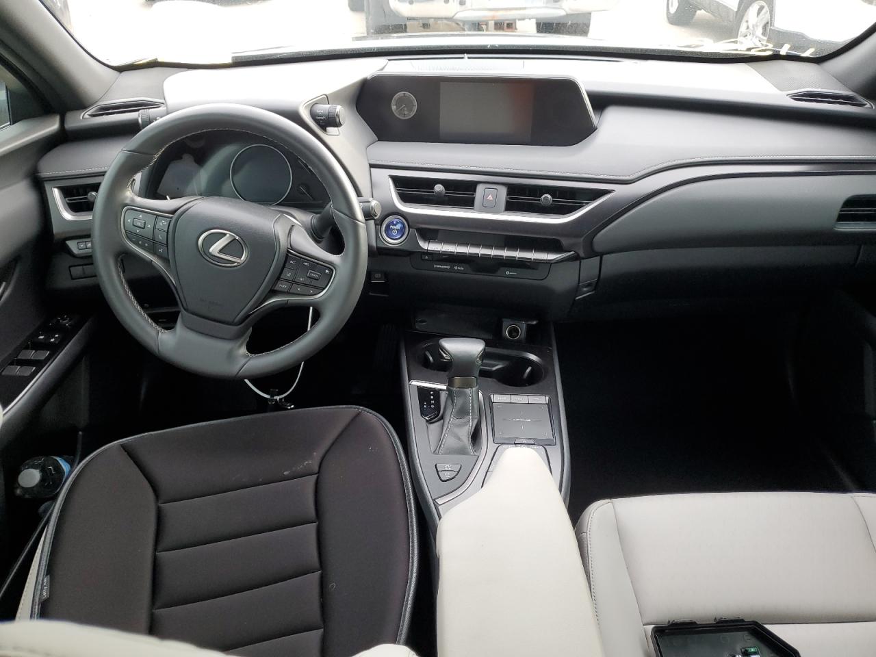 2022 Lexus UX - Image 8