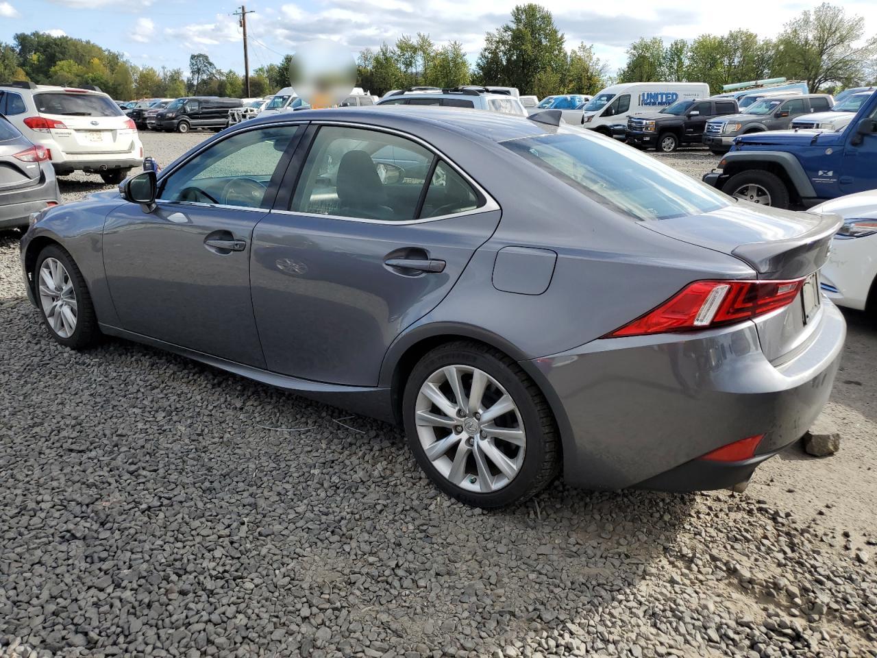 2016 Lexus IS - Image 2