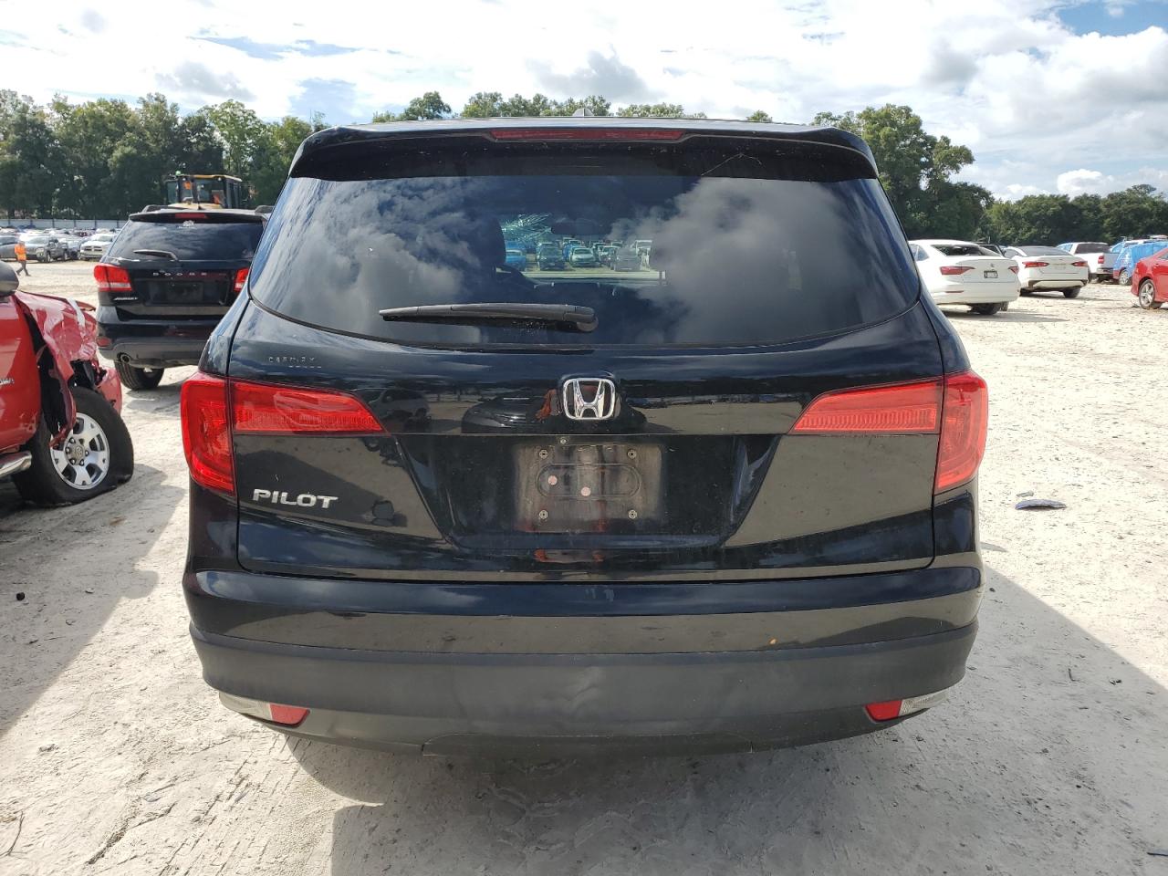 5FNYF5H34JB008067 2018 Honda Pilot Ex