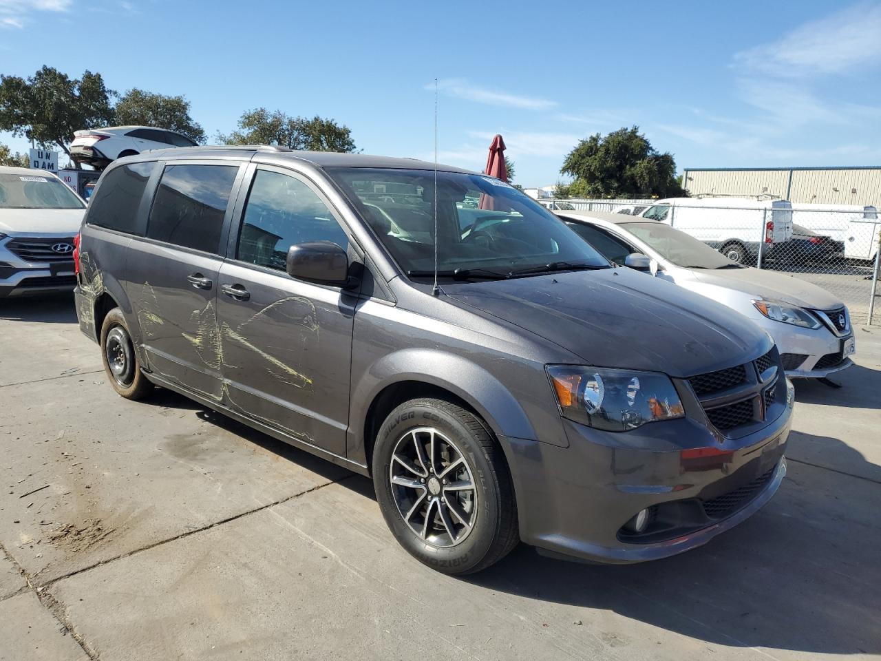 2018 Dodge Caravan - Image 4