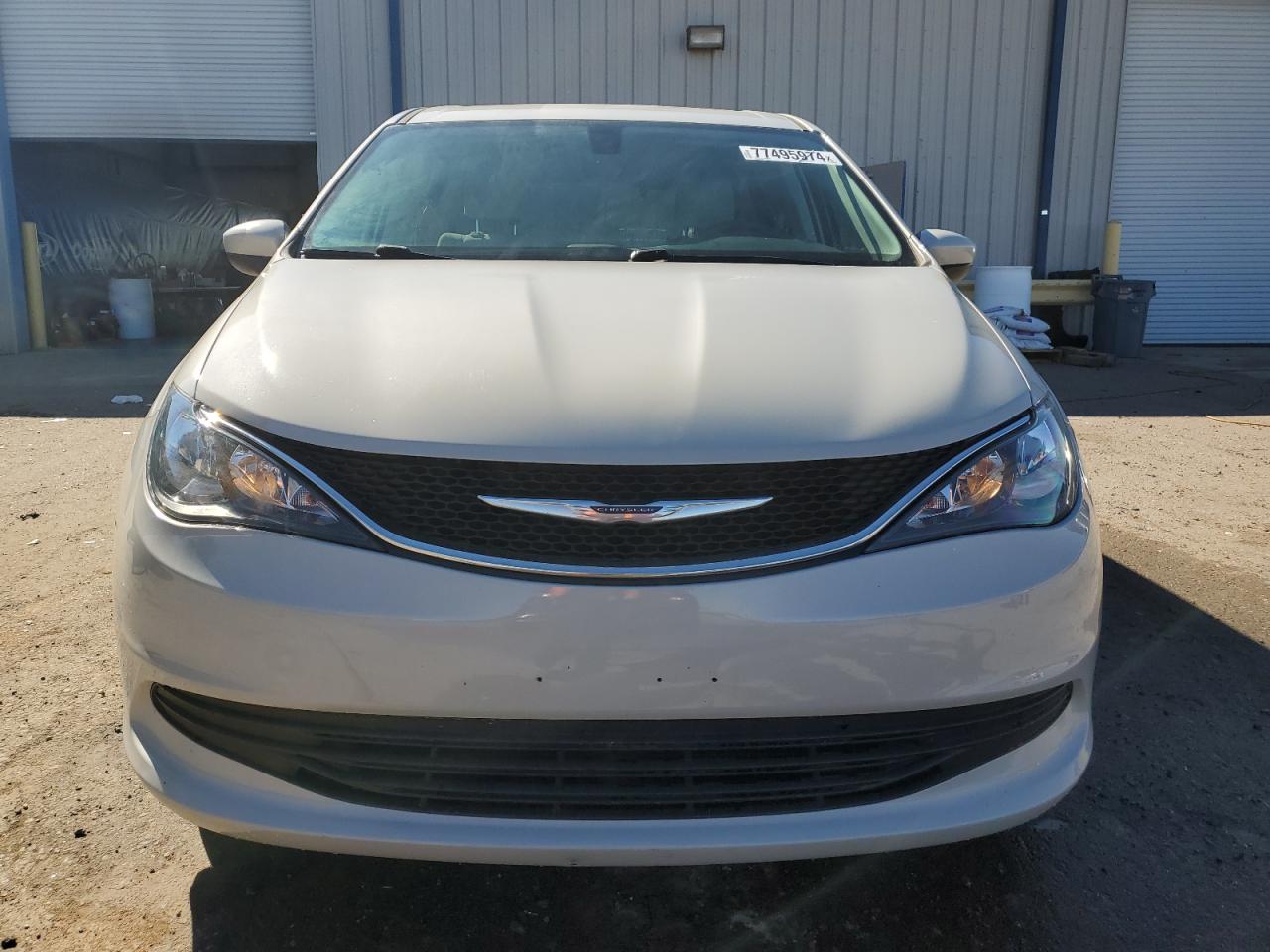 2017 Chrysler Pacifica - Image 5