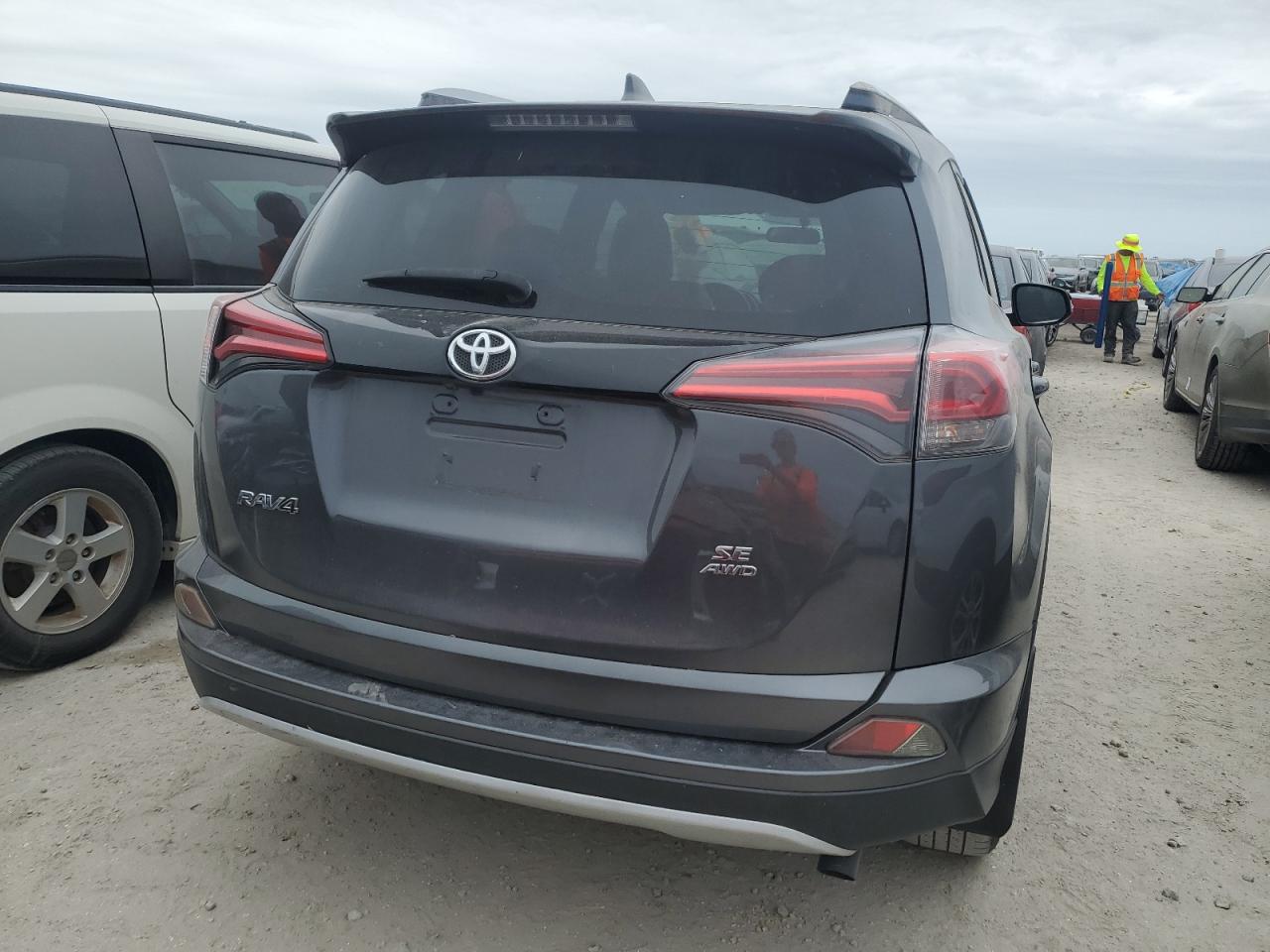 VIN JTMJFREV2GD191595 2016 TOYOTA RAV4 no.6