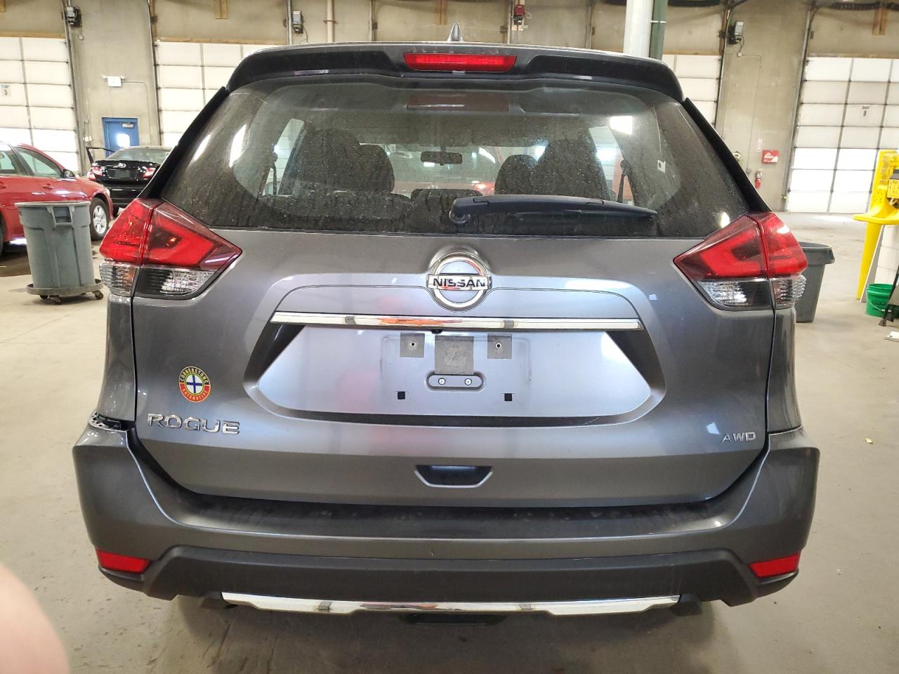 2017 Nissan Rogue - Image 6