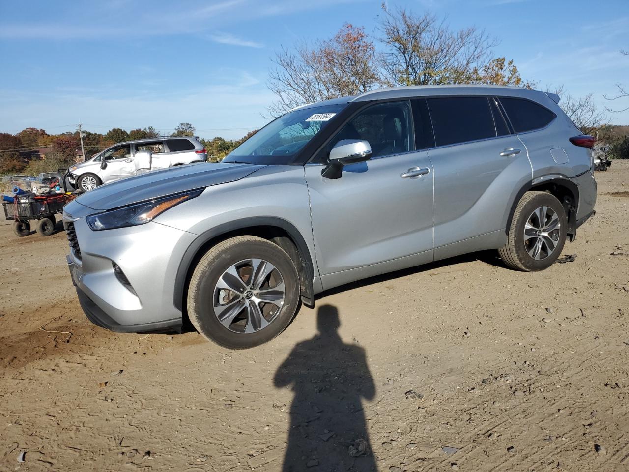 2022 Toyota Highlander - Image 1