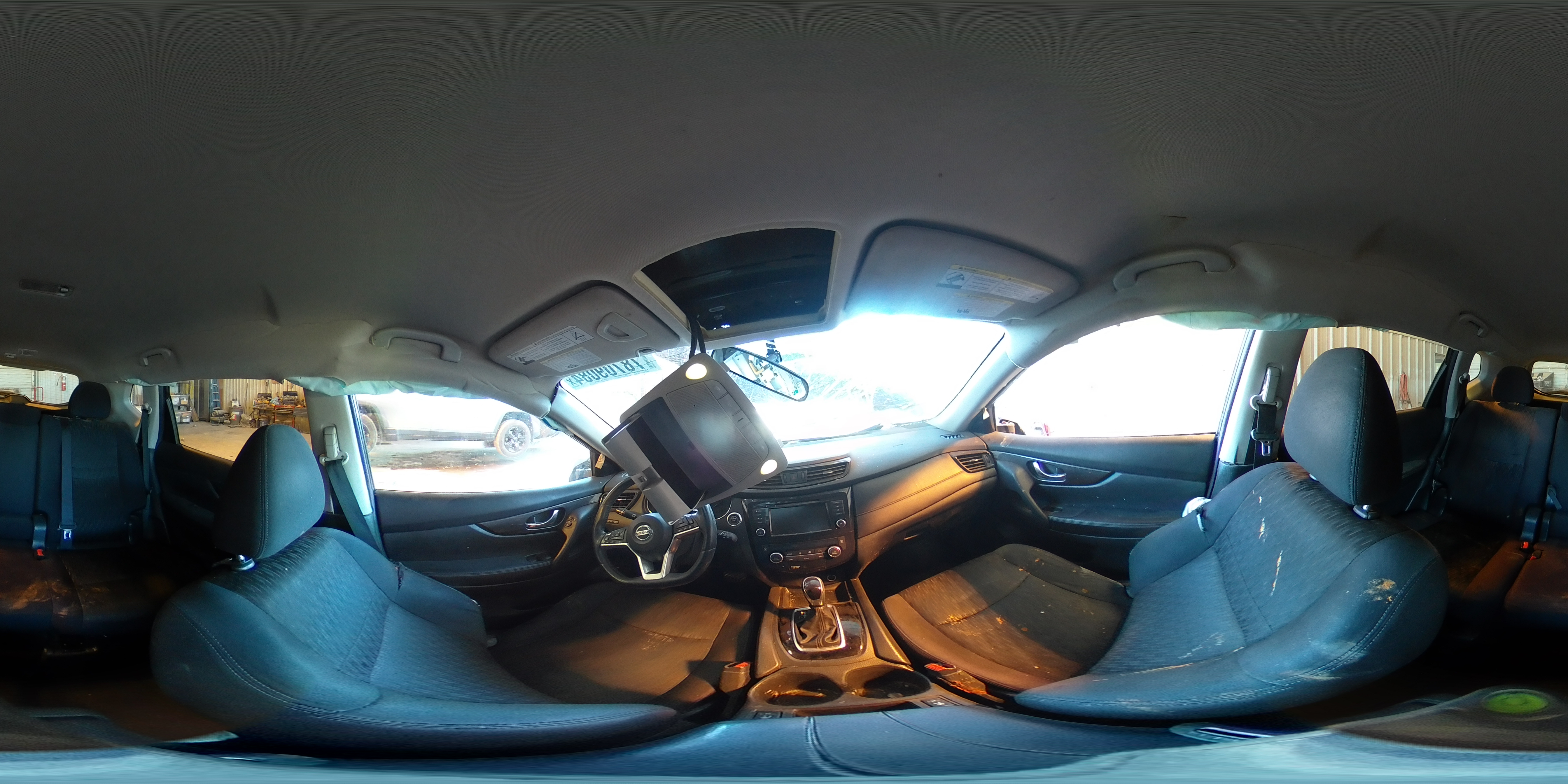 2018 Nissan Rogue - Image 14