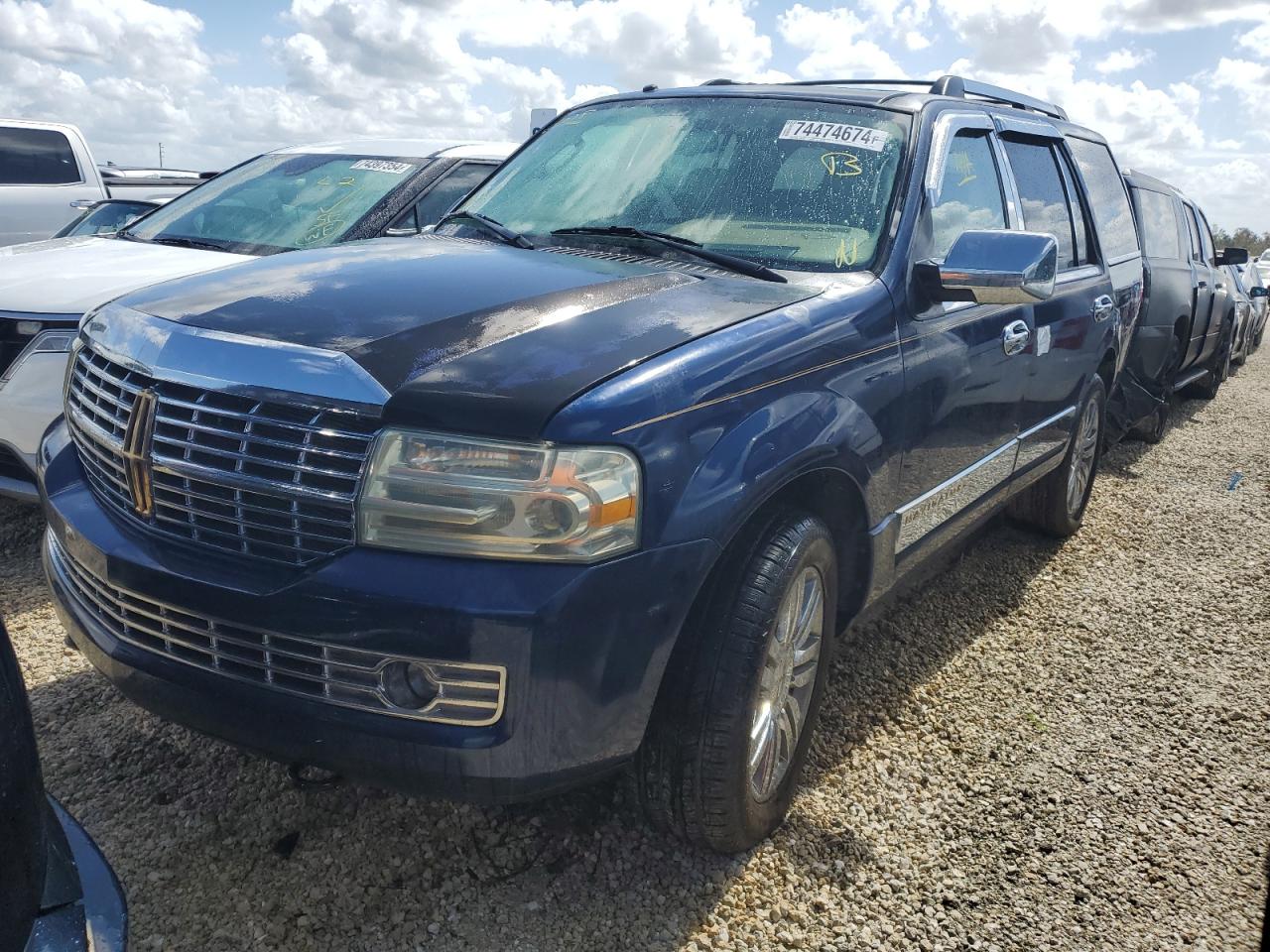 2007 Lincoln Navigator - Image 1