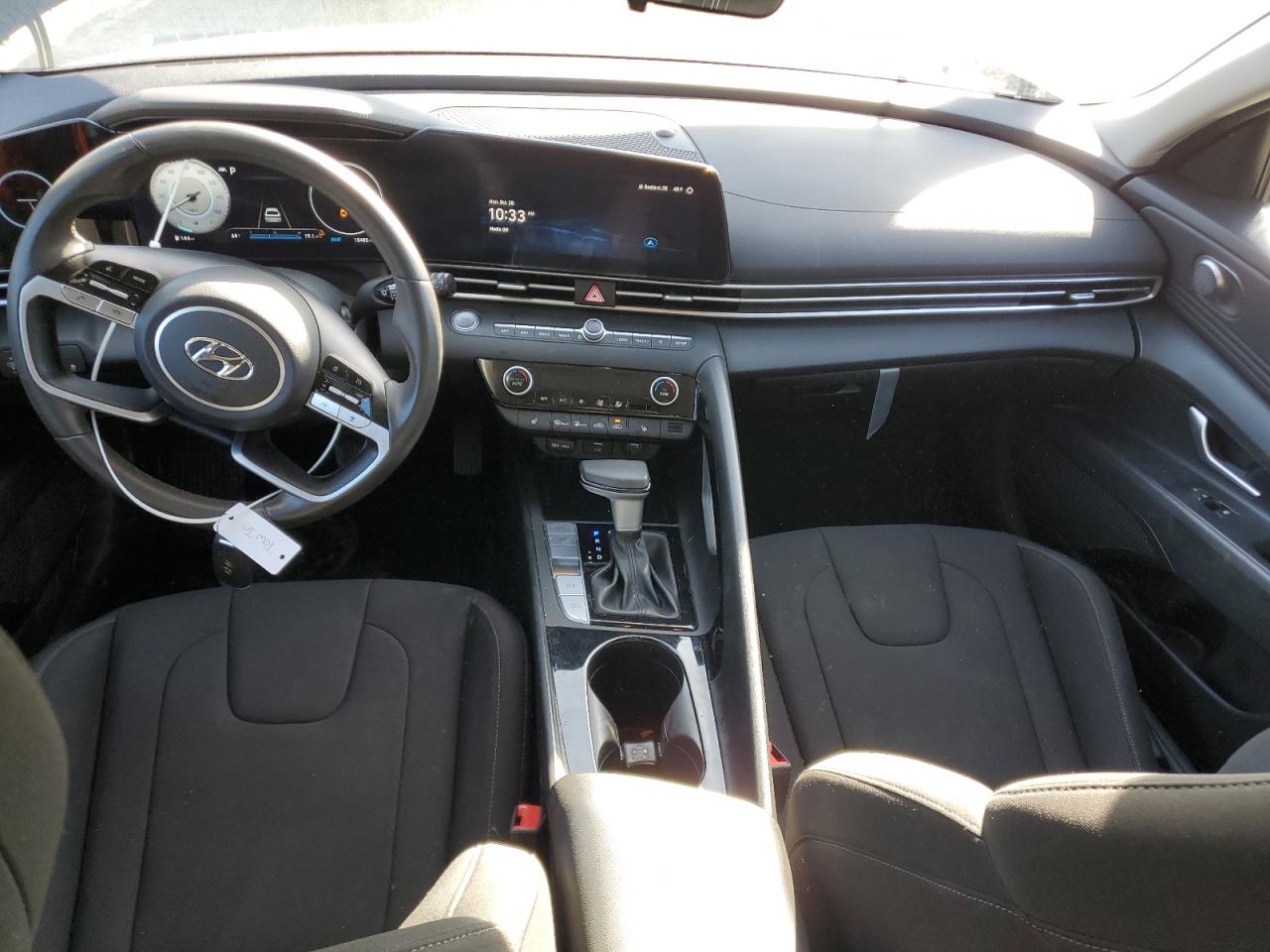 2023 Hyundai Elantra - Image 8