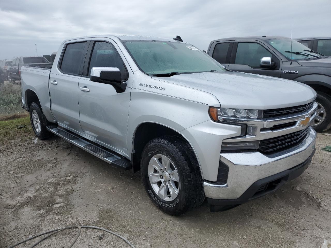 2022 Chevrolet Silverado - Image 4