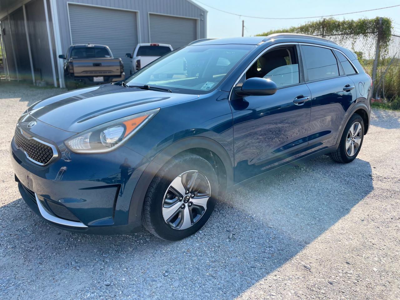 KNDCB3LC6J5212260 2018 KIA NIRO - Image 2