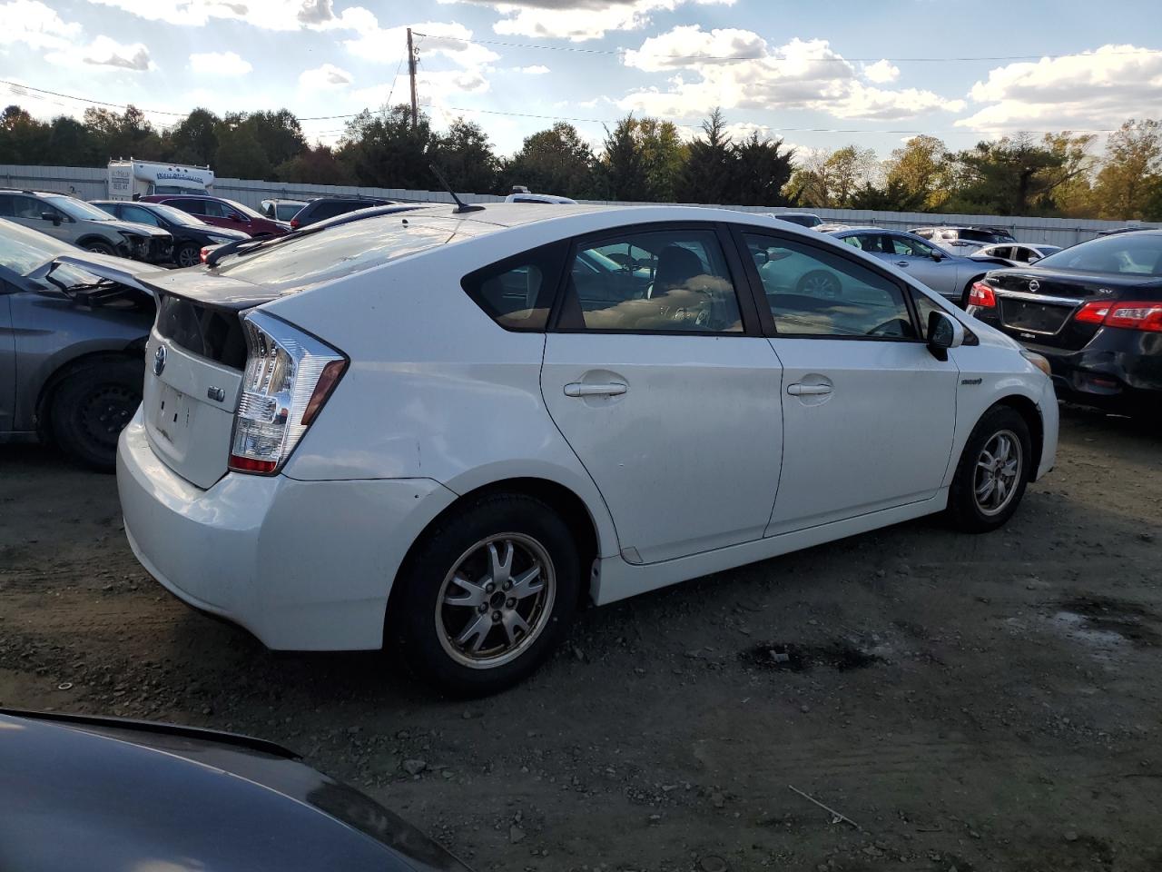 2010 Toyota Prius - Image 3