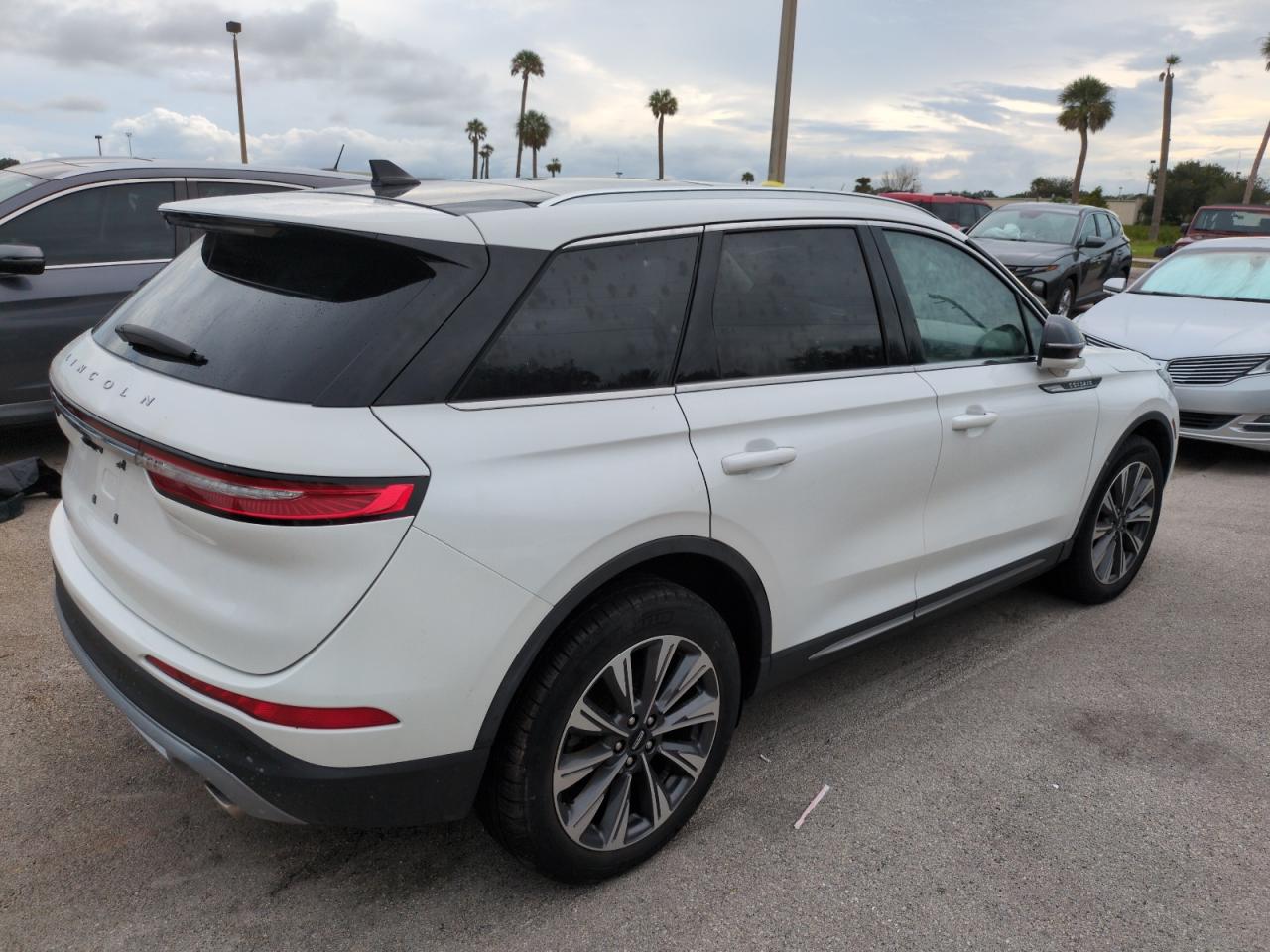 2021 Lincoln Corsair - Image 3